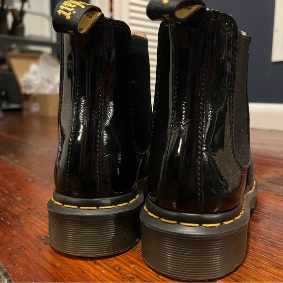 Dr. Martens Women's 2976 Chelsea Boot Black Patent Lamper Size 8 - Picture 9 of 9